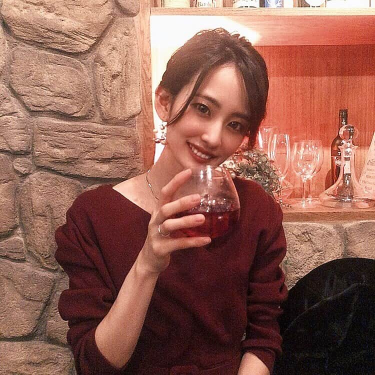 豊原未帆さんのインスタグラム写真 - (豊原未帆Instagram)「...🍷💋 .  #🐻も緑のニット着てきてめっちゃクリスマス好きな奴らやった #1221#christmas#xmas#dayoff #date#yebisu#shibuya#dinner #happy#goodday#make#hair#ootd #fashion#love#instagood#instalike」12月22日 21時40分 - _____mp0721