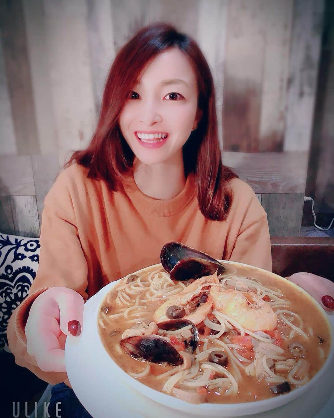 佐藤あり紗さんのインスタグラム写真 - (佐藤あり紗Instagram)「. . . 魚介イタリアン チーズ食べ放題 UMIバル 新宿店 に、行ってきました🦪 . . 広島県産と宮城県産の生牡蠣🦪💕 おいっしー😻 . #牡蠣は飲むもの　! 今度は飲み放題チャレンジしようかな🦪💕笑 . @umibal.shinjuku #デリシャス　#oishii  #UMIバル #新宿グルメ #新宿ディナー #東京グルメ #東京ディナー #東京イタリアン #イタリアン 　#pr #コラボベース #雰囲気良き #夜ご飯　#昼ご飯　#ランチ　#ディナー　#牡蠣　#魚介パスタ #パスタ　#牡蠣の9種盛り #お洒落　#インスタ映え #佐藤あり紗　#佐藤あり紗グルメ #食べる　#幸せ」12月22日 22時02分 - arisa_chu