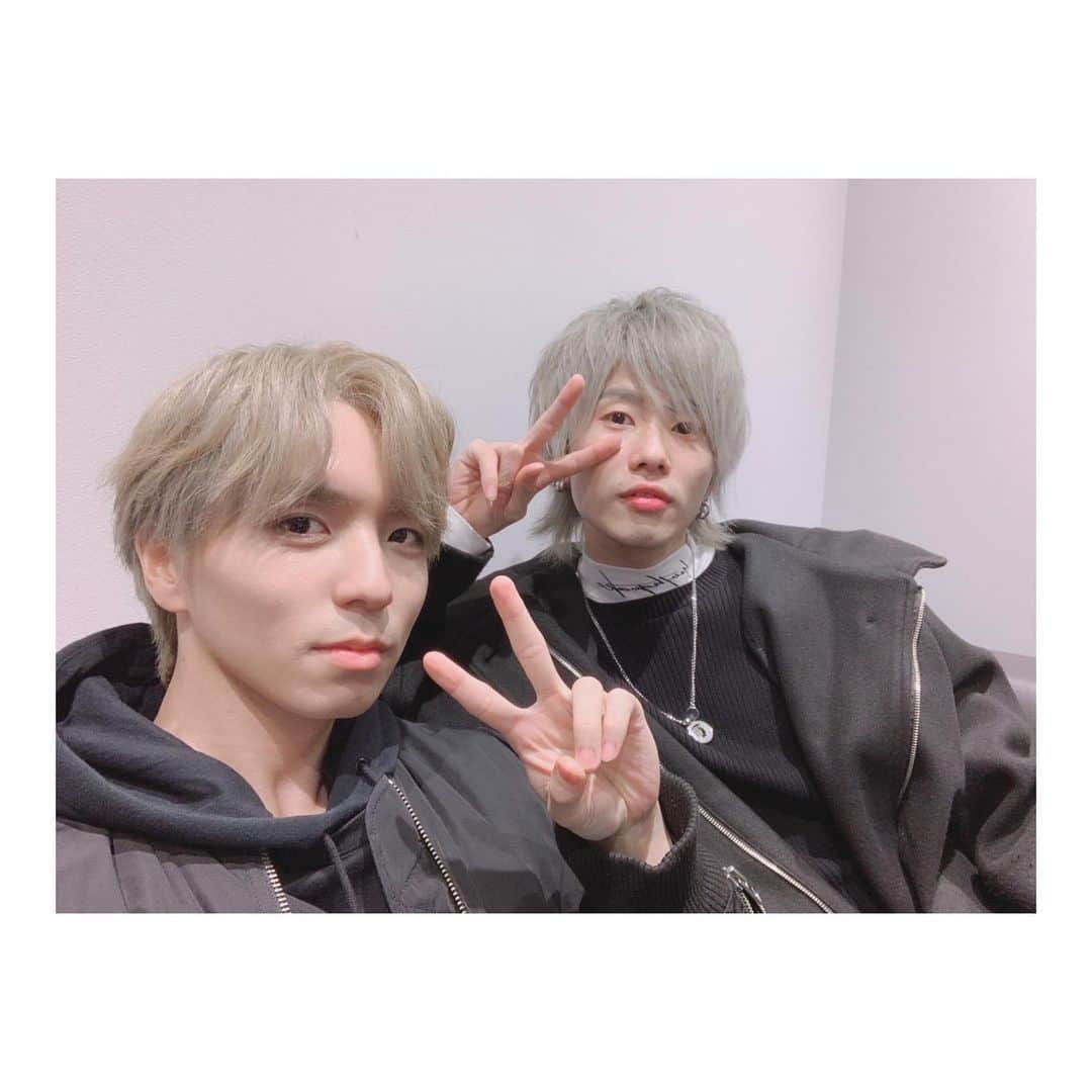 木下流声のインスタグラム：「. 21.22日の2日間、キムヒョンジュンさんのサポートをさせて頂きました✨ . とても楽しくて、終わってしまうのが寂しい、、 . また一緒に踊れる日を楽しみにしてます🙏😉 #キムヒョンジュン #kimhyungjun」