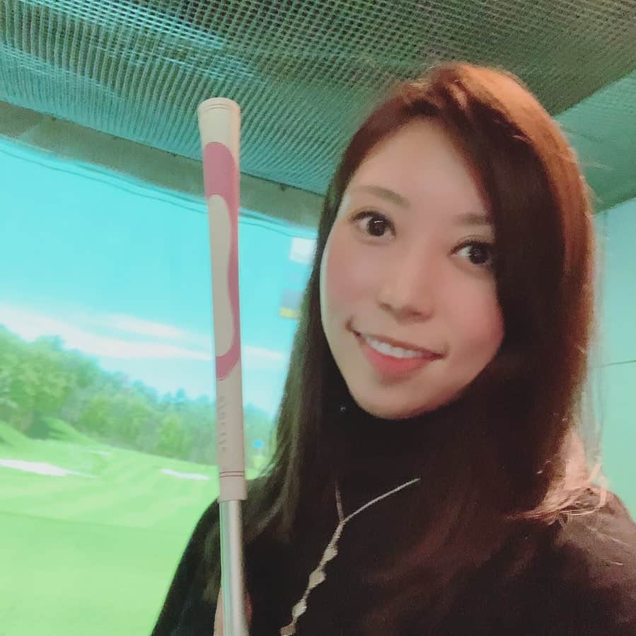 ERICAさんのインスタグラム写真 - (ERICAInstagram)「ラウンドになかなか出られていないので、仕事帰りに🏌️‍♀️⛳️シュミレーションゴルフ⛳️ 左打席があるのは嬉しい😆👌 #happy #photooftheday #instalike #instadaily #models #smile #webstagram #golf #ゴルフ女子 #love #gingergolfteam1期生 #ゴルスタ  #greengora #gingermagazine #楽天GORA #curucuru #victoria #gingergolfteam #サウスポー #打ちっ放し #adidasgolf #adidas #autumn #callaway #footjoy #leqocsportif #picoftheday #令和 #シュミレーションゴルフ」12月22日 22時17分 - erica_lillian1983