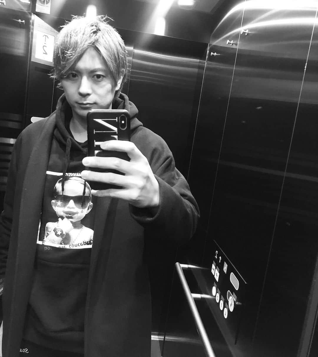 加藤慶祐さんのインスタグラム写真 - (加藤慶祐Instagram)「今年の仕事納めは、28日‼️ 残り少し頑張ります。 🔷アパレル @starlean_official 🔷シャンパン  @shinegod_2019 🔷セルフホワイトニング @whitening_lounge_happica_ebisu 🔷投資 🔷新規事業 . #ビジネス#経営#会社#代表#取締役#株式会社スターリアン#アパレル#シャンパン#セルフホワイトニング#投資#コンサル#2019#残り僅か」12月22日 22時30分 - katokeisuke_official