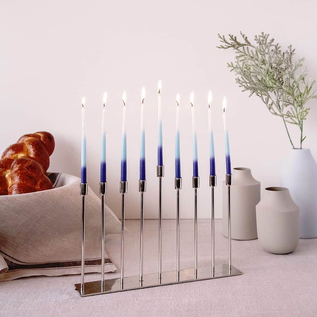ARIIX Officialさんのインスタグラム写真 - (ARIIX OfficialInstagram)「A little more light each night — that’s the joy of Hanukkah! We hope your home is glowing with happiness and prosperity throughout this Festival of Lights. . #holidaysatariix #hanukkah」12月22日 22時31分 - partnercoglobal
