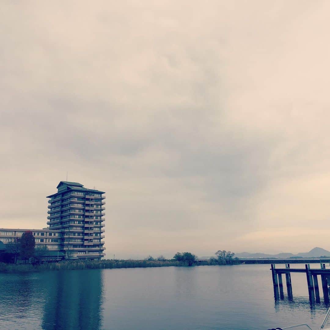 岸田繁さんのインスタグラム写真 - (岸田繁Instagram)「Lake Biwa winter landscape from Boy's harp」12月22日 22時41分 - kishidashigeru