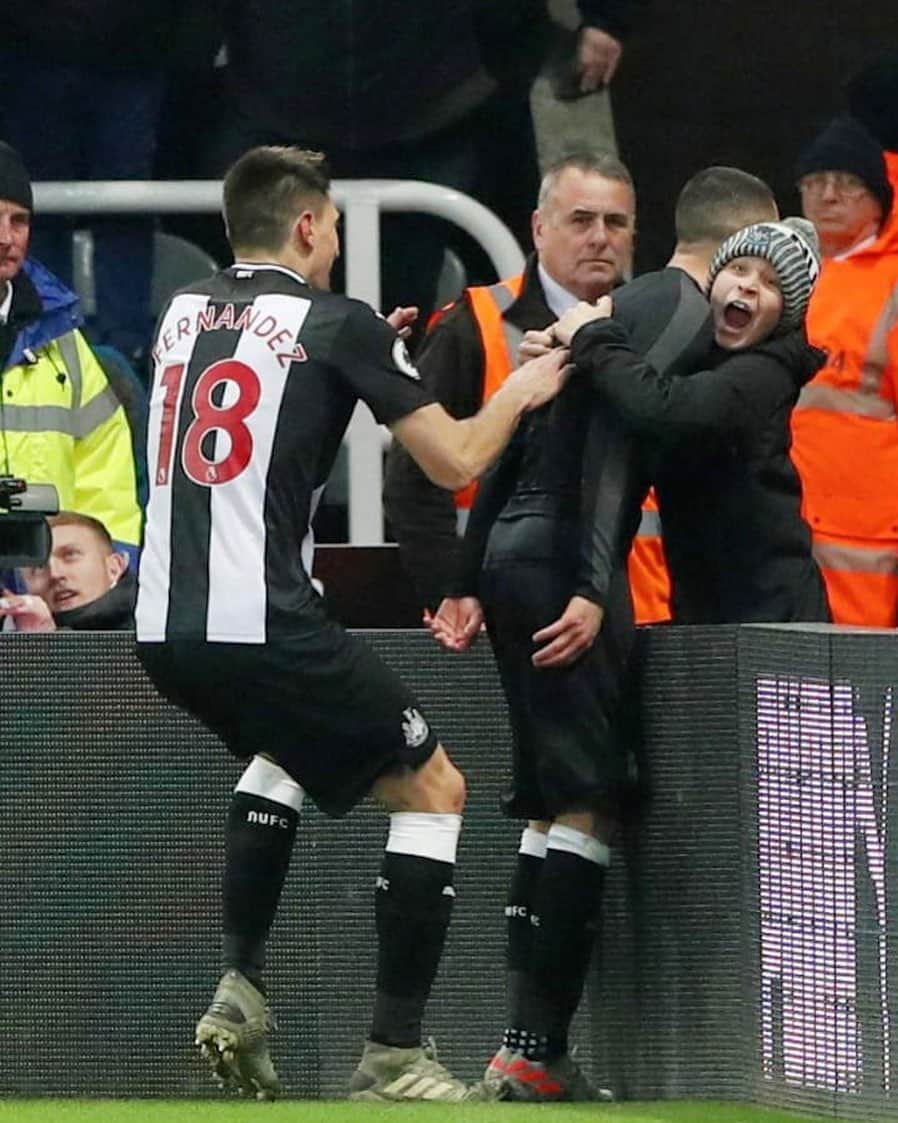 フェデリコ・フェルナンデスのインスタグラム：「What a nice moment. @nufc」