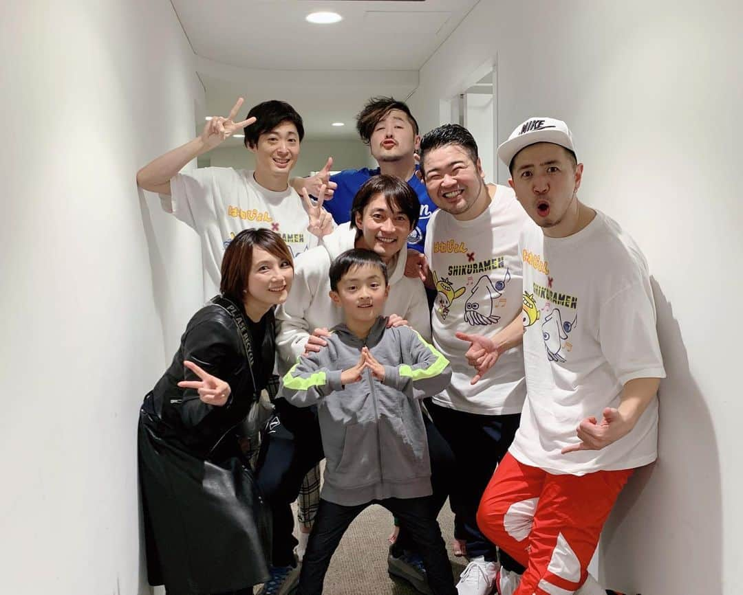 細田阿也さんのインスタグラム写真 - (細田阿也Instagram)「#シクラメン #シクライブ2019 #バンザイカンパイ忘年会  #浅草花劇場  #シクラメン　は聴けば聴くほど  #シクライブ　に行けば行くほど  #シクラ族　#ラ族　とともに作られる空間は  笑顔、元気、支えてくれる とてつもないパワーで溢れています。  燃え尽きるセットリスト！ 年忘れ、最高の#乾杯 でした🍻  #シクラサンタ ありがとう🎅」12月22日 22時49分 - hosodaaya