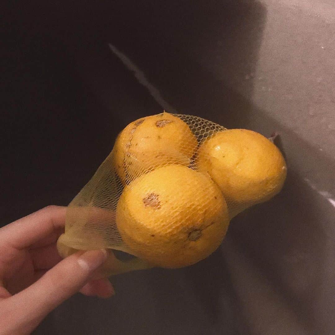 後藤夕貴のインスタグラム：「冬至なので。 かぼちゃを食べてゆず湯に浸かる ♨︎ ㅤ #投稿の流れからか #それにしか見えない #隠れミッキー」