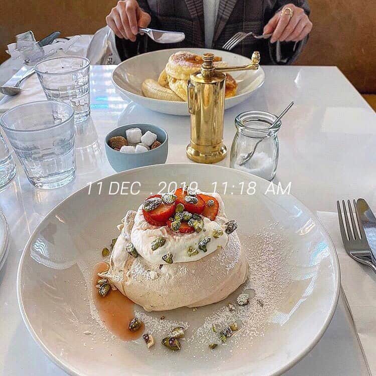 「SNOW」顔認識カメラアプリのグルメインスタ