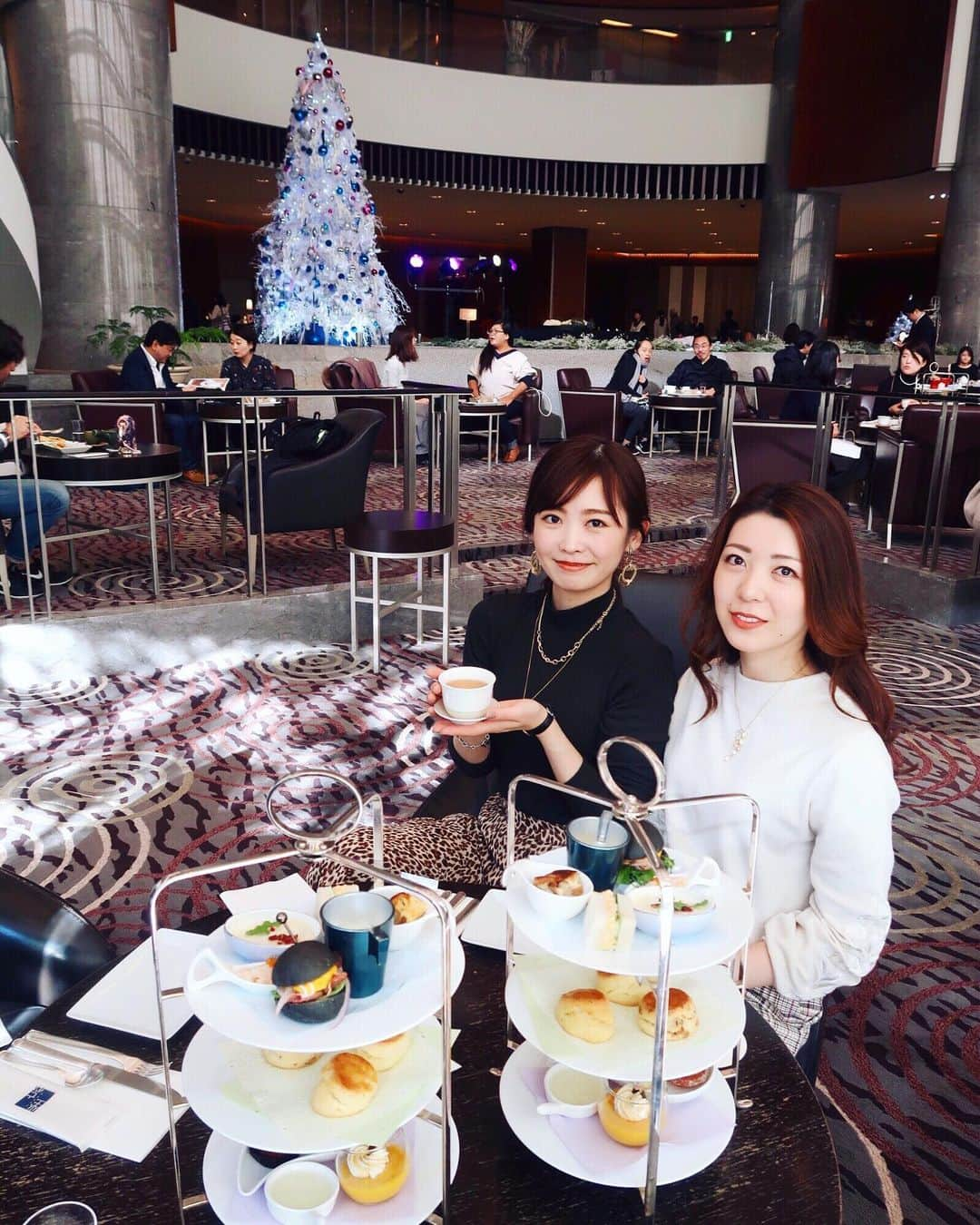 太田葉子さんのインスタグラム写真 - (太田葉子Instagram)「久々のアフタヌーンティー🎄✨☕️❤️﻿ ﻿﻿﻿ ﻿﻿色んな種類のお茶とスイーツを﻿ いただきながら、気づいたら﻿ 3時間喋り続けていた！🤭✨﻿ ﻿﻿﻿ 至福の時間🥰🥰💕﻿ ﻿﻿﻿ #ガーデンラウンジ坐忘 ﻿﻿﻿﻿ #アフタヌーンティー﻿﻿﻿ #クリスマス #渋谷 #アフタヌーンティー﻿﻿﻿ #セルリアンタワー東急ホテル ﻿﻿﻿ #デトックス #デトックスティー ﻿﻿﻿ #afternoontea #shibuya #DETOX ﻿ #女子会 #女子の楽しみ ﻿﻿﻿ ﻿﻿」12月22日 23時13分 - instayoko