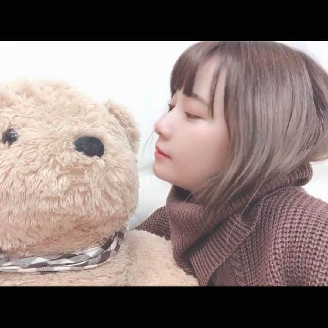 七瀬美桜のインスタグラム：「. . 撮影会&生誕オフ会 ありがとうございましたっ . いただいたプレゼントたち大切に使わせてもらいます☺️💓 お手紙もとっても嬉しくて毎回読むのが楽しいです✨ いつも本当にありがとう！ . . 今年はこれで仕事納め😌 と言ってもまだまだバイト尽くしの毎日なので頑張ります！ . . #七瀬美桜 #グラビアアイドル #グラドル #新人グラドル #グラドル自撮り部 #自撮り #横顔 #クマ #ぬいぐるみ #テディベア #撮影会 #誕生日 #有馬記念 #外れた #来年もよろしくね #followme」