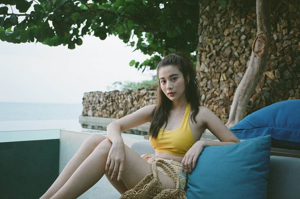 Supassaraさんのインスタグラム写真 - (SupassaraInstagram)「เลือกรูปไม่ได้.. งง เหมือนๆกันหมด🤷🏻‍♀️🌴🧡 Cr.- @chao_ctn  Scanned by @9billionram  #filmphotography #filmisnotdead #filmneverdie #filmisalive #filmmaking #supasfilm #ibelieveinfilm #contaxt3 #pro400h」12月22日 23時21分 - supassra_sp