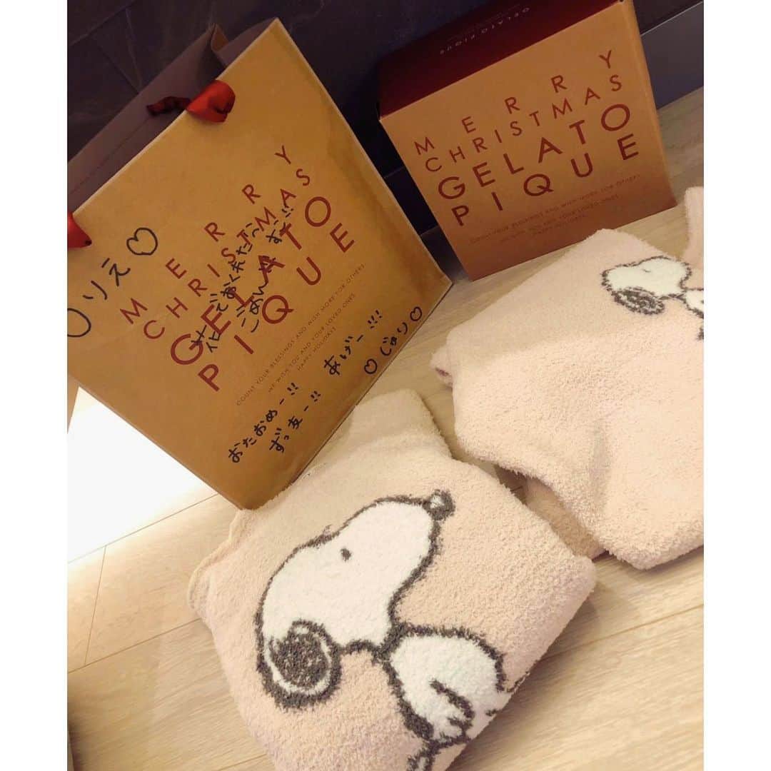 葉月樹里さんのインスタグラム写真 - (葉月樹里Instagram)「理絵が絶対に自分で買わないであろールームウェアを買いました👍 . .  ジェラピケに行ってグッと来た新作のスヌーピーを勝手にお揃いにしたわん🐶 . .  間違いなく似合うはず🙈💛 . . .  #葉月樹里 #soiréeine #ソワレーヌ #ジェラピケ #ジェラートピケ #gelatopique #スヌーピー #SNOOPY #新作 #ルームウェア #threefloor #スリーフロア #ずりおコーデ #理絵スヌーピー着てる写真待ってるでぃ笑 @rie.r.k」12月22日 23時29分 - hazukijuri