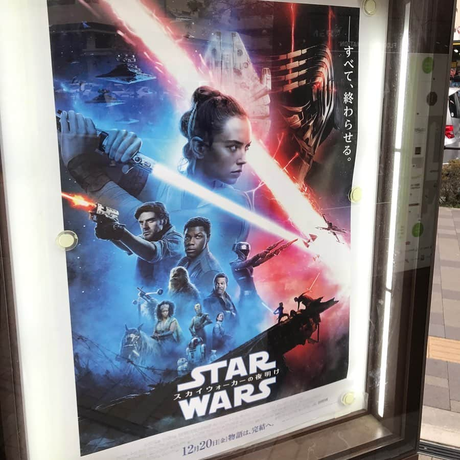 岸田真幸さんのインスタグラム写真 - (岸田真幸Instagram)「Star Wars: The Rise of Skywalker👍 . #STARWARS #スターウォーズ #TheRiseofSkywalker #スカイウォーカーの夜明け  #Episode9 #EpisodeIX #エピソード9」12月22日 23時49分 - masayuki_kishida