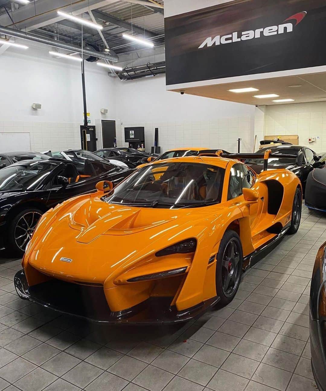 CarsWithoutLimitsさんのインスタグラム写真 - (CarsWithoutLimitsInstagram)「McLaren Senna LM Photo @johnnygriffiths  #carswithoutlimits #sennalm」12月22日 23時46分 - carswithoutlimits