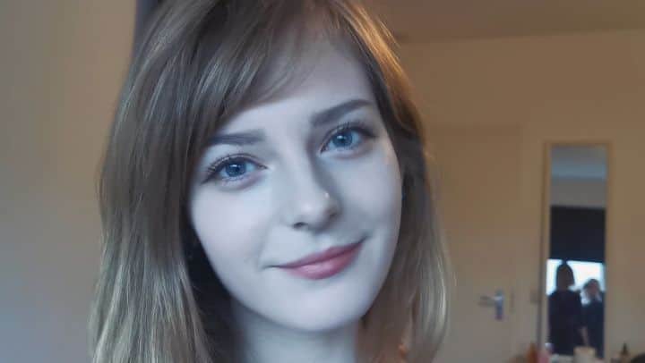 Ella Freyaのインスタグラム：「Today's make-up。My skin gets better in Dutch weather.  今日のメイク。オランダの天気は私の肌に良い。」
