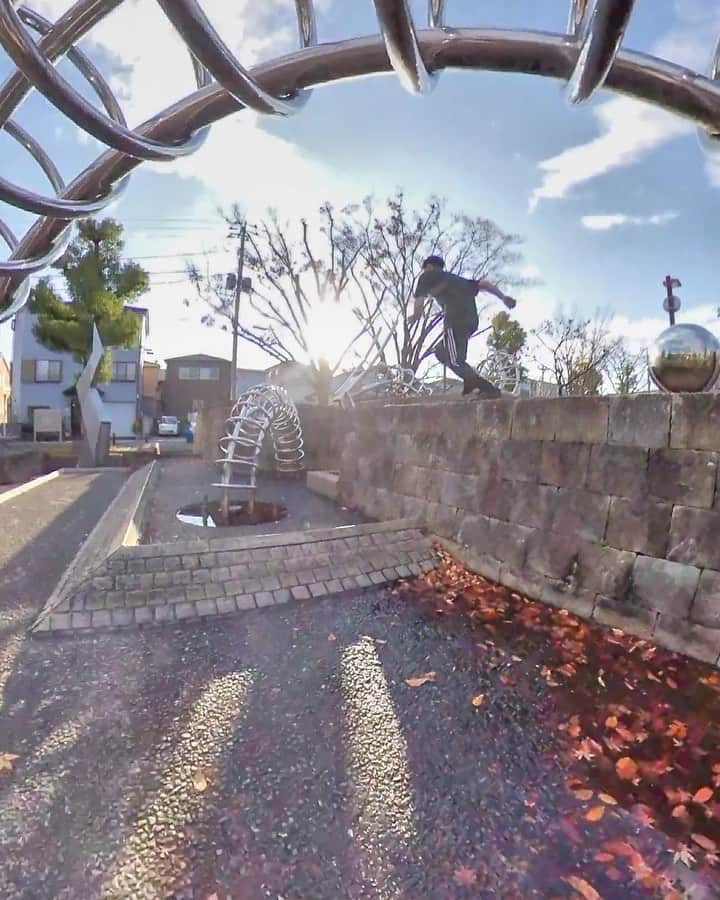 のインスタグラム：「It's the best camera for Parkour I think. 🏃‍♂️ @midorichannn 📸 @insta360 ONE X @hanaho_yamamoto 👖 @klon_klon_klon  #yourklon  #parkour #parkourgirl #girlspower #girlparkour #freerunning #parkourgirls #seeanddo #traceuse #traceur #running #training #plyo #pre #flow #activity #movemet #traceuselife #insta360onex #パルクール #パルクール系女子 #女子トレーサー #フリーランニング #トレーニング #趣味 #フィットネス #跑酷」