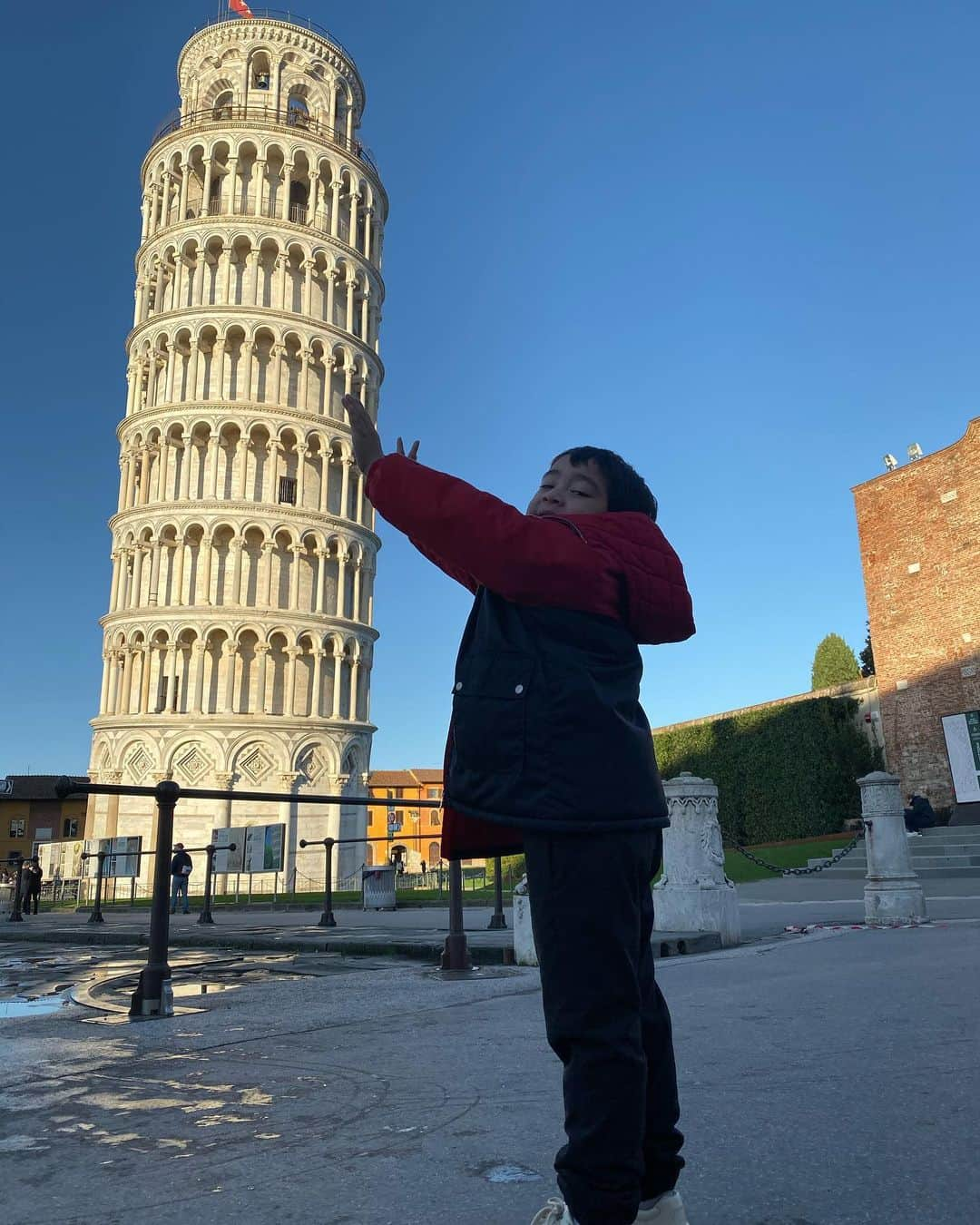 Raffi Ahmadさんのインスタグラム写真 - (Raffi AhmadInstagram)「Menara PISA 🇮🇹❤️」12月22日 23時51分 - raffinagita1717