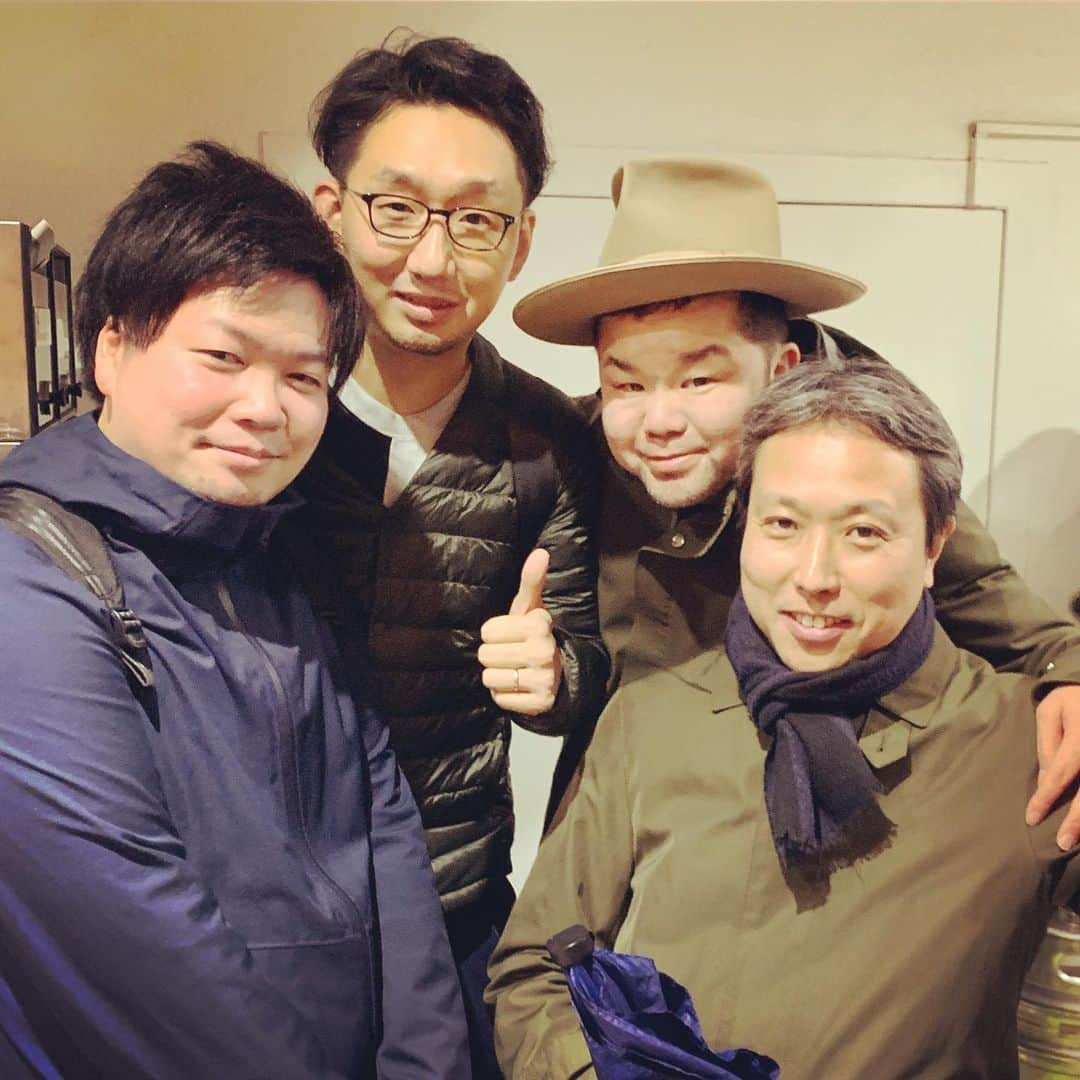 西寺郷太さんのインスタグラム写真 - (西寺郷太Instagram)「扶桑社 SPA! のハンソデ河本君、文藝春秋digital 連載中小説「ナインティーズ」担当 新進気鋭の村井弦＆彼の先輩で僕の20年近い友人・三阪君。打ち上げに参加してくれた彼らの他にも担当編集者が大挙して来てくれた『ヒッピー・クリスマス』2019。楽し過ぎた。来年めちゃくちゃ本も出します^_^！」12月23日 0時03分 - gota_nonareeves