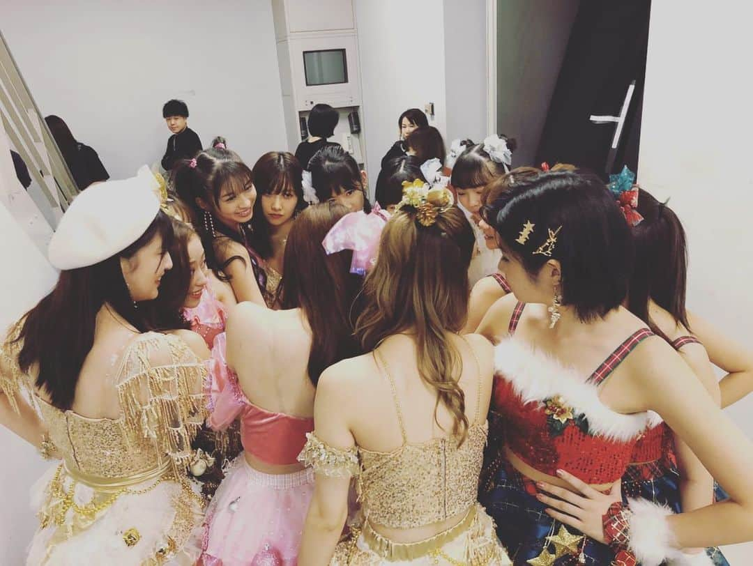 譜久村聖さんのインスタグラム写真 - (譜久村聖Instagram)「モーニング娘。'19 クリスマスイベント🎄🌟 沢山のミニゲームで遊び、勝負し、公演毎にそれぞれの主張！コーナーもあり今年も皆はっちゃイベントになりました...♪*ﾟ クリスマスの話題…冒頭しか触れてないんじゃ?!笑 最後は14人で1つのストーリーを作り上げるゲームで 皆で力を合わせて大成功✨  #morningmusume19 #モーニング娘19 #譜久村聖 #生田衣梨奈 #牧野真莉愛 #森戸知沙希 #クリスマス #クリスマスイベント #メリークリスマス」12月23日 0時07分 - mizuki_fukumura.official