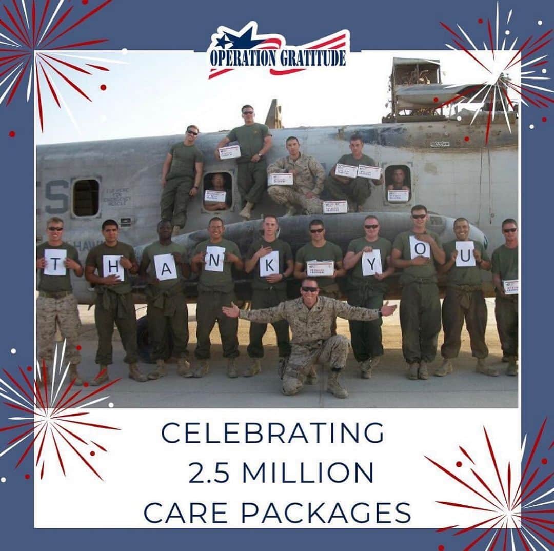 ベン・アフレックのインスタグラム：「Congratulations Operation Gratitude, thank you for all you do. #Repost @opgratitude: Today we celebrate the 2.5 Millionth Operation Gratitude Care Package delivered to service men and women around the world and here at home since 2003. A critical milestone in our mission to build strong bonds between Americans and their Military and First Responder heroes.」