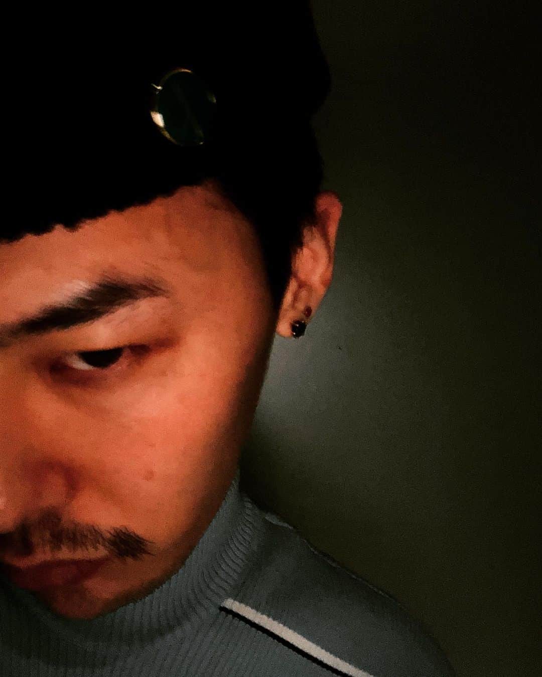 G-DRAGONのインスタグラム：「🎱」