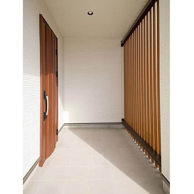 株式会社 元氣建設のインスタグラム：「#マイホーム #一戸建て#和室 #インテリア #ダイニング #キッチン #家づくり#モデルハウス #元氣建設 #元気建設 #リフォーム #リノベーション #ショールーム #住宅 #新築 #ダイニングリビング #自由設計 #注文住宅 #大阪 #myhome #interior #showhome #instahome #羽曳野市」