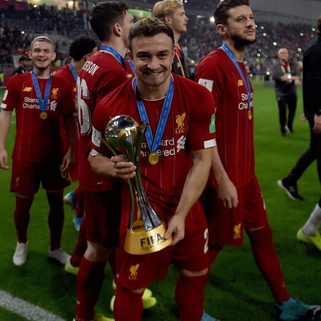 ジェルダン・シャチリさんのインスタグラム写真 - (ジェルダン・シャチリInstagram)「🏆🏆🔴😍❤️ #Worldchampions #XS23 #YNWA #LFC」12月23日 1時13分 - shaqirixherdan