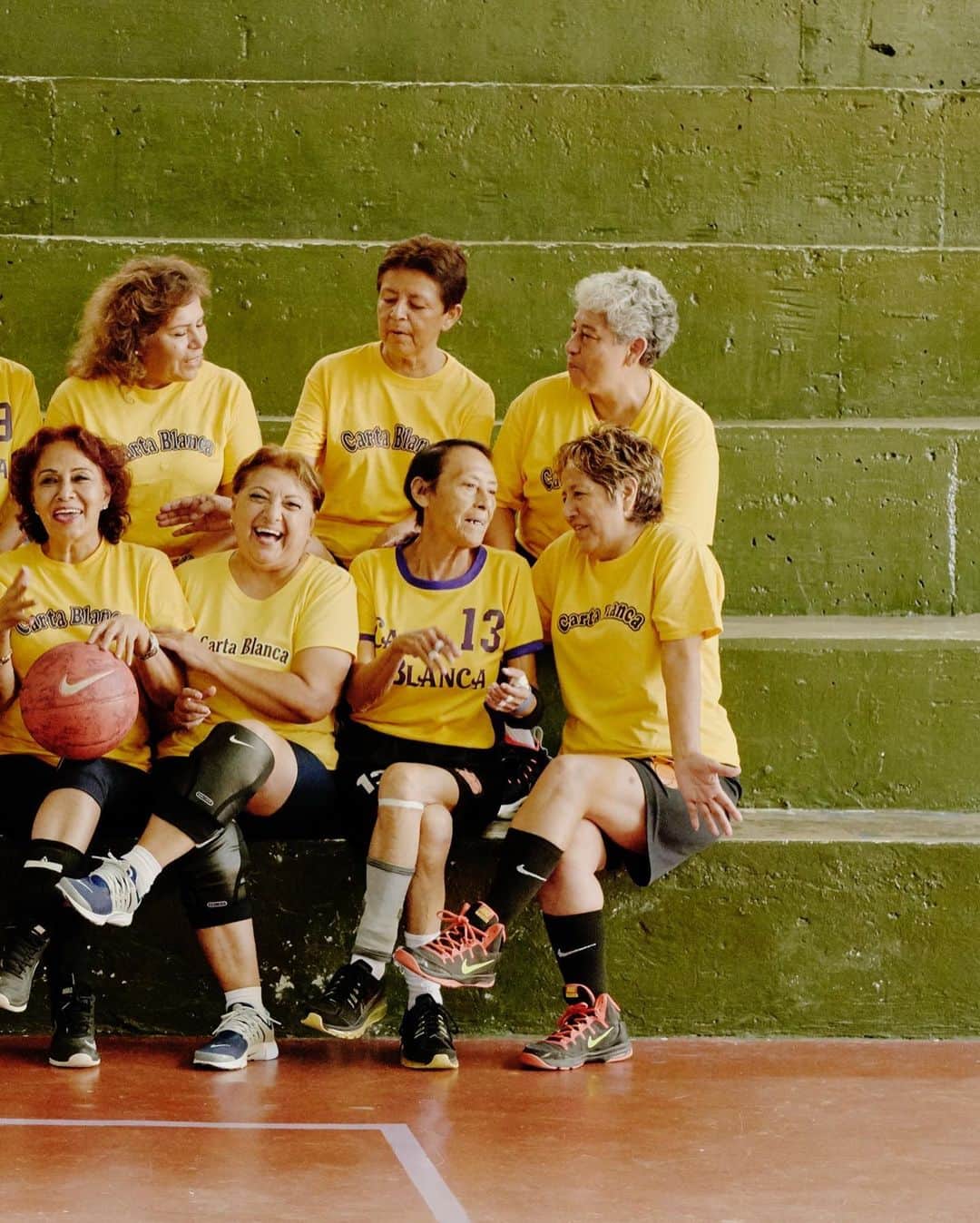 NIKEさんのインスタグラム写真 - (NIKEInstagram)「“When we started to play we were in elementary school, we must’ve been around 12 years old. And well, we’re still together.” - Adela  Meet Hoops Abuelas, a crew of 16 women proving the only number that really matters is the one on your jersey. Hailing from Orizaba, Mexico, the team has been playing since 1952, and credits their skills, values, and sisterhood for keeping them strong for the past 67 years. #JustDoIt ⠀  Watch “In Good Company: Hoops Abuelas” on @nikewomen’s IGTV. ⠀ 🎥: @changeme2012 📸: @asdavidelliott」12月23日 2時01分 - nike