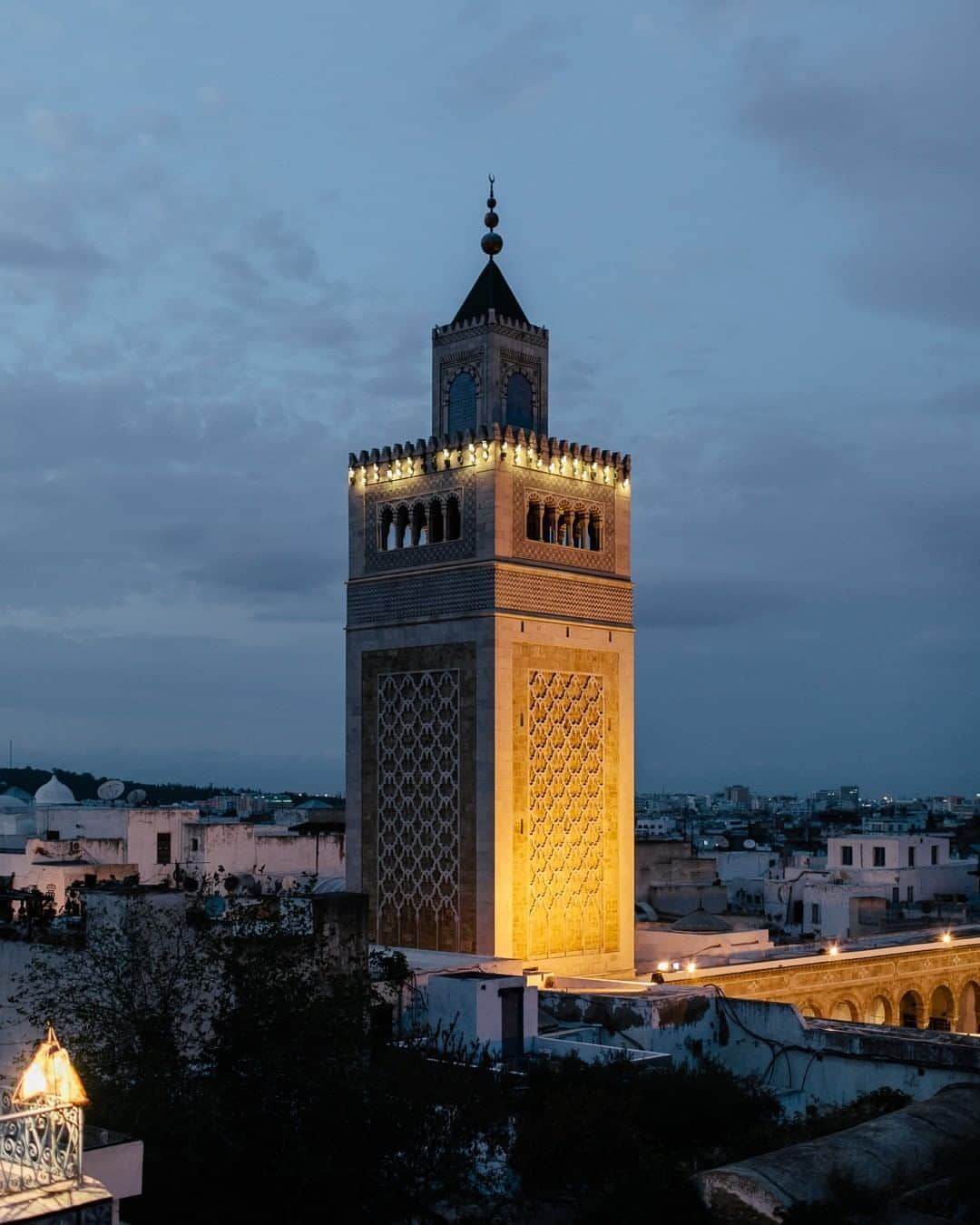 National Geographic Travelさんのインスタグラム写真 - (National Geographic TravelInstagram)「Photo by @kevinfaingnaert | Located in the heart of the medina, the Zitouna Mosque is the oldest and most beautiful mosque in Tunisia’s capital of Tunis. #tunisia」12月23日 2時06分 - natgeotravel