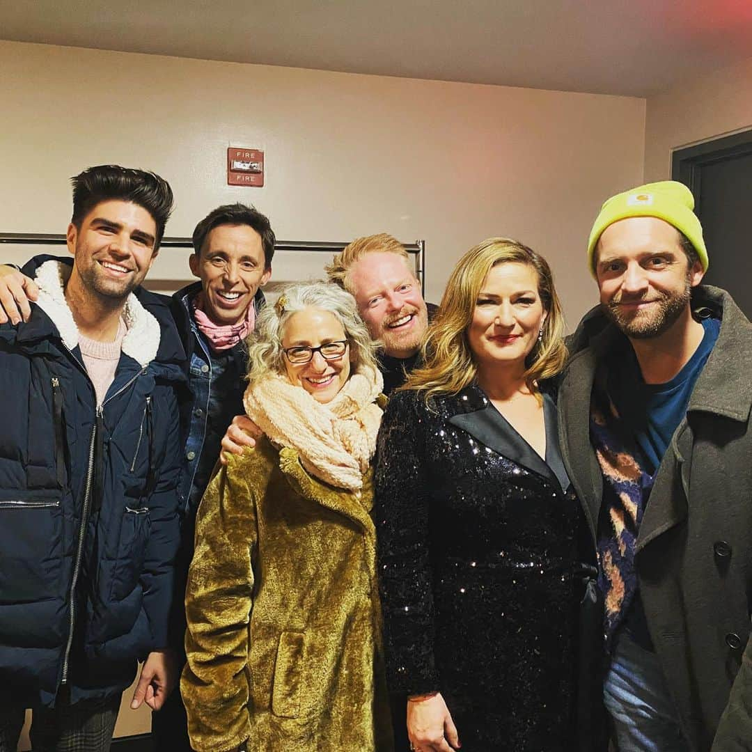 ジェシー・タイラー・ファーガソンさんのインスタグラム写真 - (ジェシー・タイラー・ファーガソンInstagram)「The @anagasteyer fan club after her final “Sugar & Booze” performance at Joes Pub.」12月23日 2時20分 - jessetyler