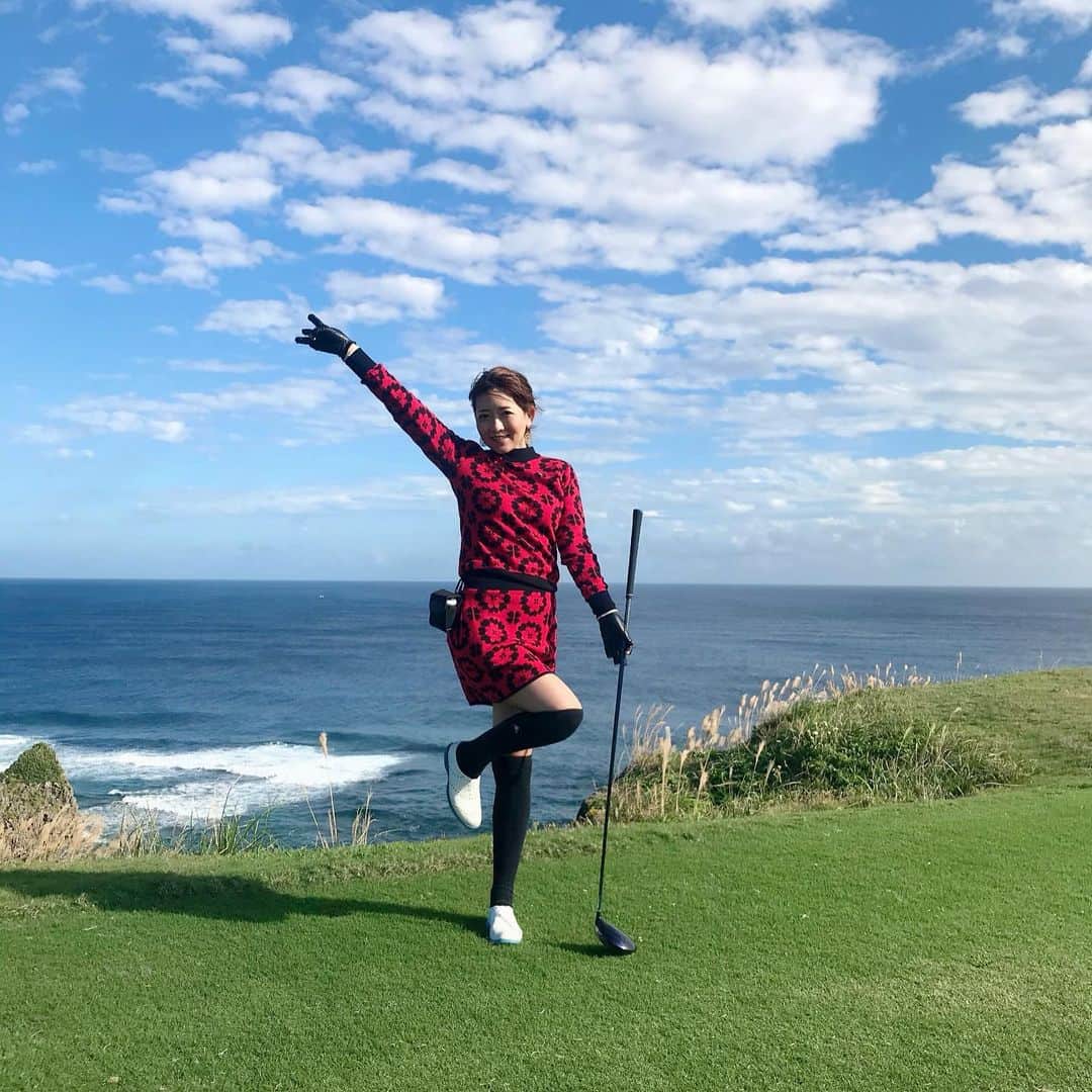 のインスタグラム：「サザンリンクスゴルフクラブ⛳️2019打ち納め⛳️まさか今回の沖縄でラウンドできるなんて♡ #沖縄 #キャスコ #サザンリンクス #sdn48 #ゴルファナ #ladiesgolf #golfhotties #golfbabes #golflife #golfstagram #japanesegirl #model #lovegolf #girlswhogolf #cute #golfer #ゴルフ #ゴルフ大好き #golfholic #高尔夫球 #골프 #ゴルフコーデ #golf #instagolf #ゴルフ女子 #golfer #golfgirl」