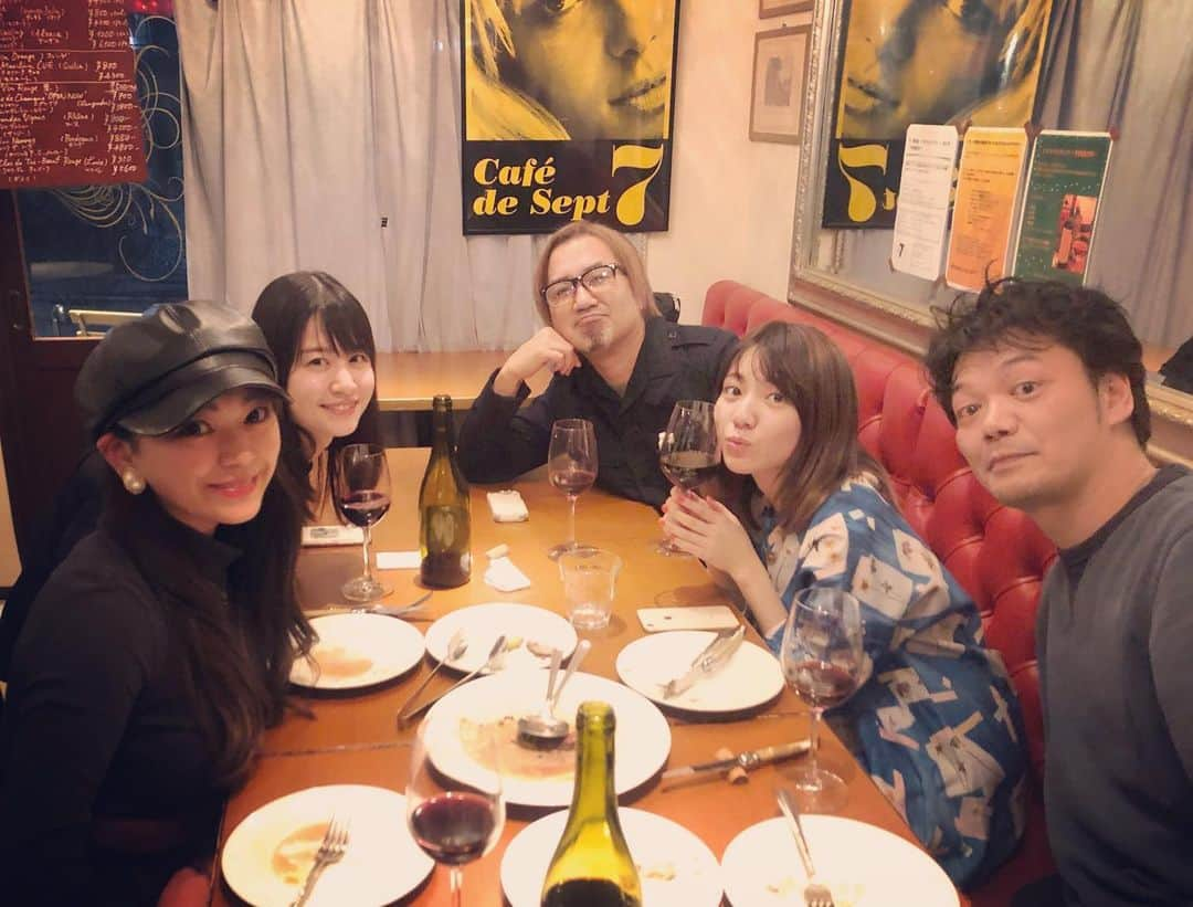 たちばな哲也さんのインスタグラム写真 - (たちばな哲也Instagram)「美女3人とおじさん２人（笑） 広瀬は好きなことを突き詰めてワンステップを踏んだのかな？ ワンマンに招待いただいてありがたき！  俺がおじさんになったからか？ ex劇団ハーベストみんなの行先が本当に楽しみなのだな(^^) まあ子供と言ってもおかしくない歳の差だしね(^^;; #広瀬咲楽 #宮武佳央 #篠崎新菜  #中村公平 これいい写真！」12月23日 2時35分 - itecchi