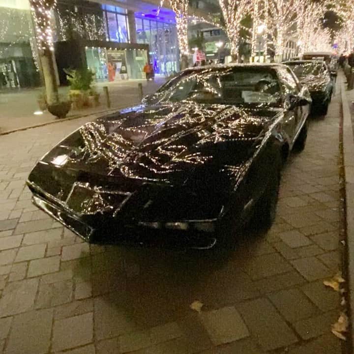 ニコラ・ジェスキエールのインスタグラム：「Only in Japan 🙌🏻❤️🇯🇵 #knightrider #k2000」