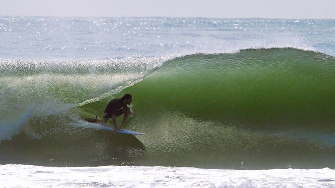 マーロン・テシェイラさんのインスタグラム写真 - (マーロン・テシェイラInstagram)「—- “PRAIA BRAVA” ❤️🙌🙏🙌❤️ Quando o tempo para. —- When nothing is going right, surf a left.” 😝💦 #HomeSweetHome —- 📸 by @thecave.company ✌🏽🙏🤙🏽 —- #PraiaBrava #QuintalDeCasa #JaVouComSaudades #GoodVibesOnly」12月23日 3時48分 - marlontx