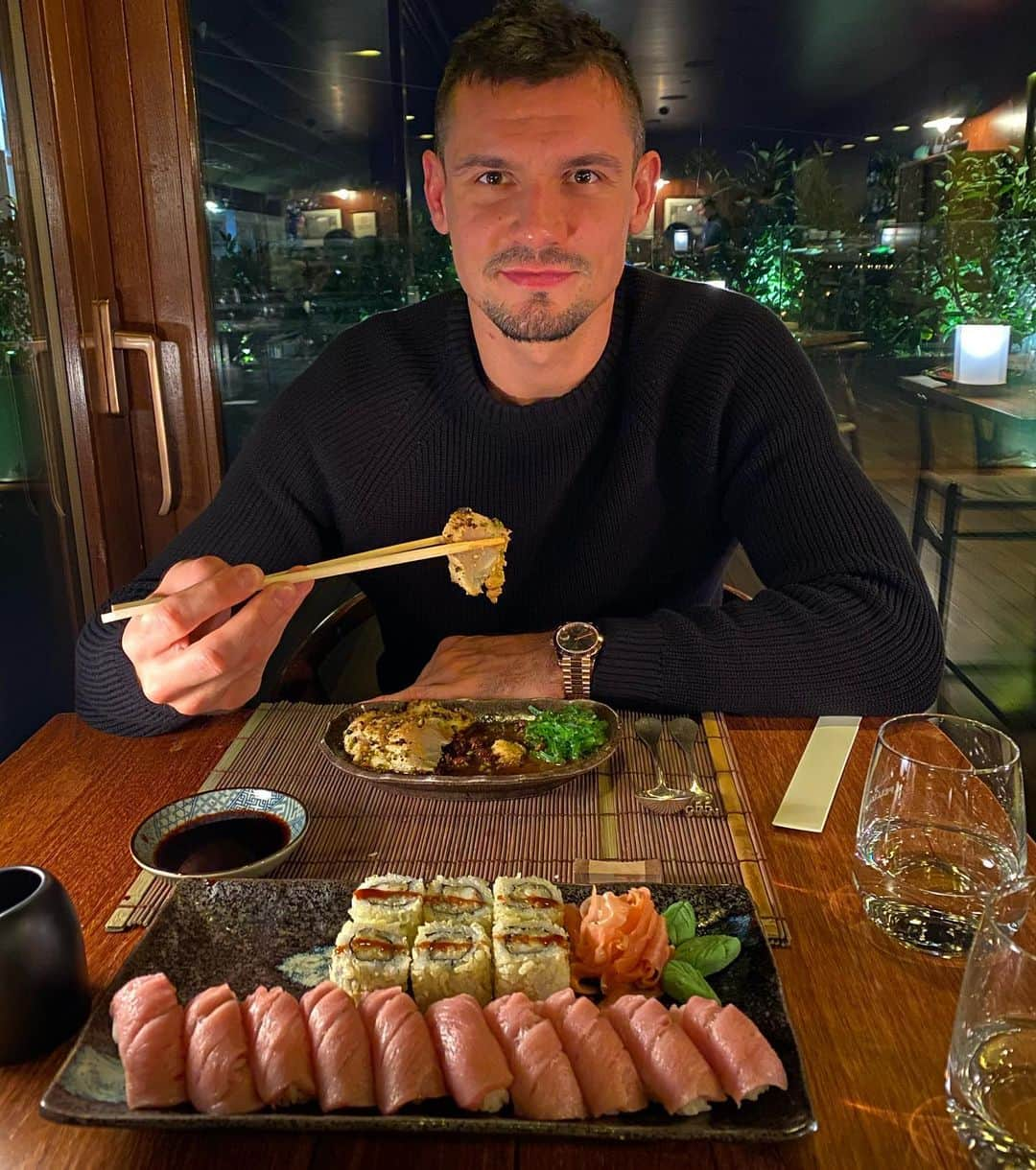 デヤン・ロヴレンさんのインスタグラム写真 - (デヤン・ロヴレンInstagram)「🍣 👌🏻」12月23日 4時43分 - dejanlovren06