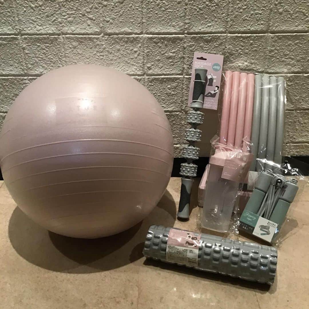 3coins Ln Lumineさんのインスタグラム写真 3coins Ln Lumineinstagram こんにちは ルミネエスト新宿店です 本日入荷のエクササイズグッズを紹介します ストレッチボール Pk Mt 300 Tax エクササイズフープ Pk Mt 300 Tax