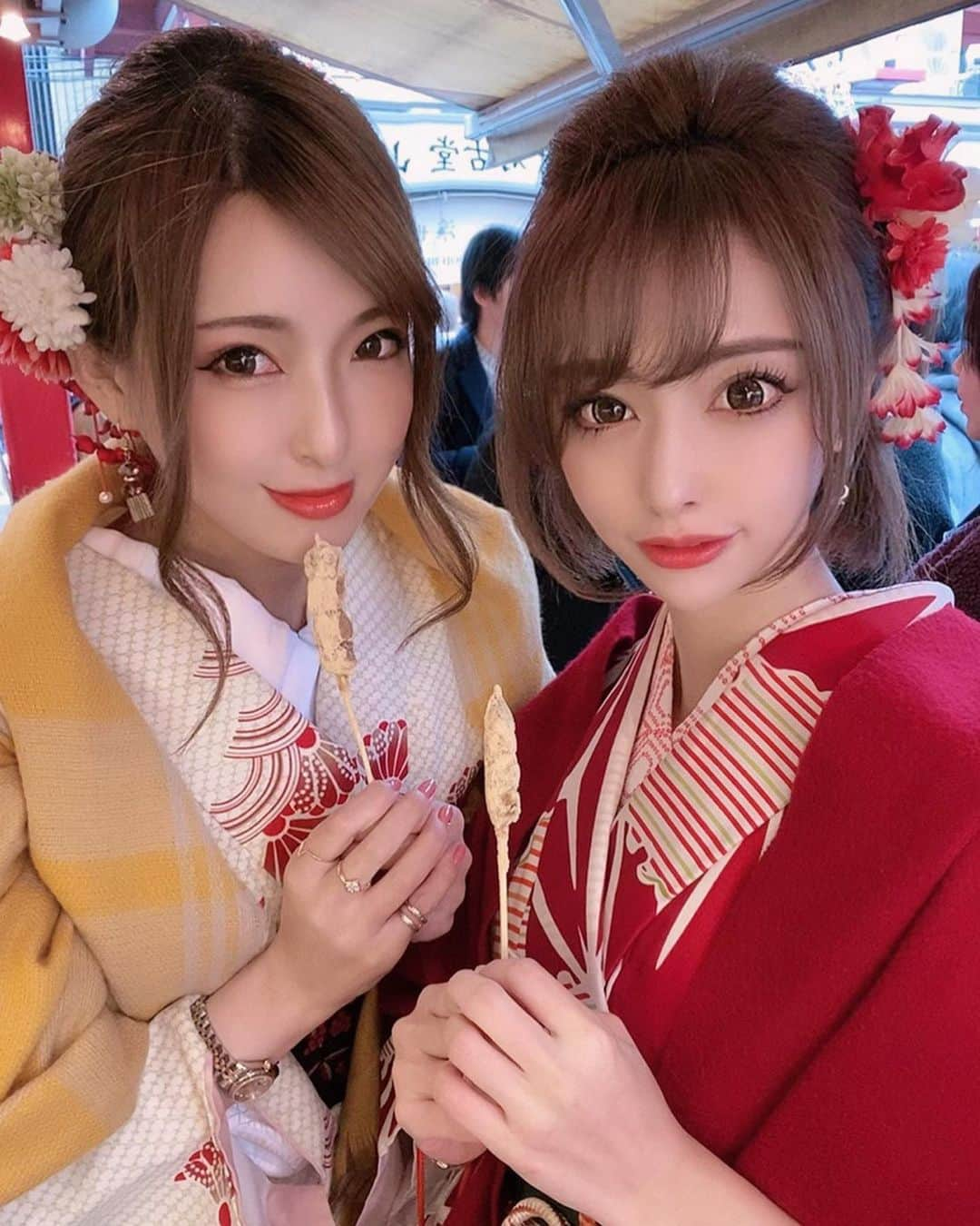 サキ吉さんのインスタグラム写真 - (サキ吉Instagram)「土日でりりこ先生が東京来た🙆‍♀️✨ お着物で浅草観光したよん🥰❤️ らぶー💞💞💞 ． #浅草 #浅草観光 #仲見世通り #着物 #着物女子 #kimono #食べ歩き #浅草寺 #雷門 #浅草グルメ  #きびだんご」12月23日 15時00分 - sakikichi1201