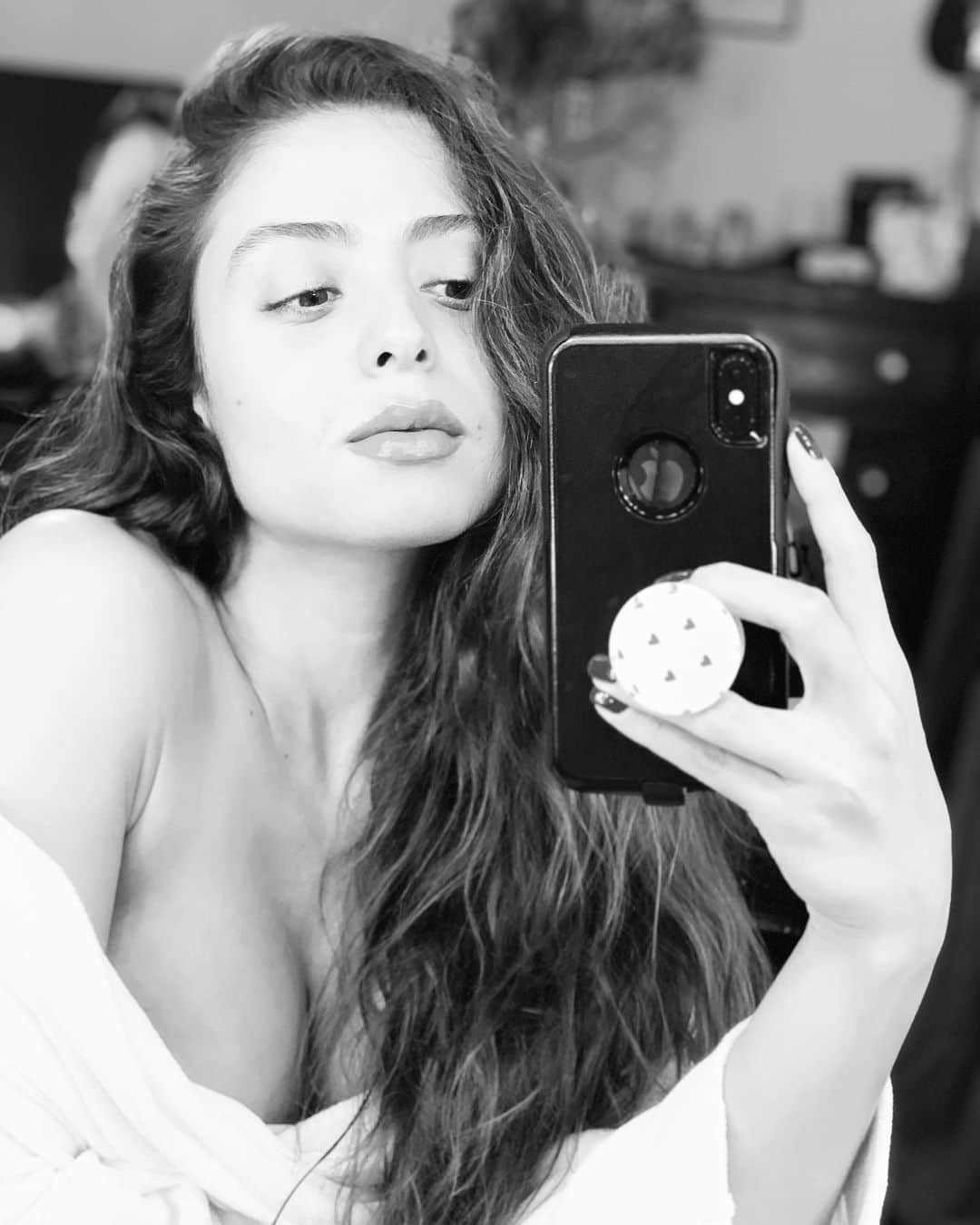 ジャック・レイ・パイルズのインスタグラム：「a little black & white on this #selfiesunday」