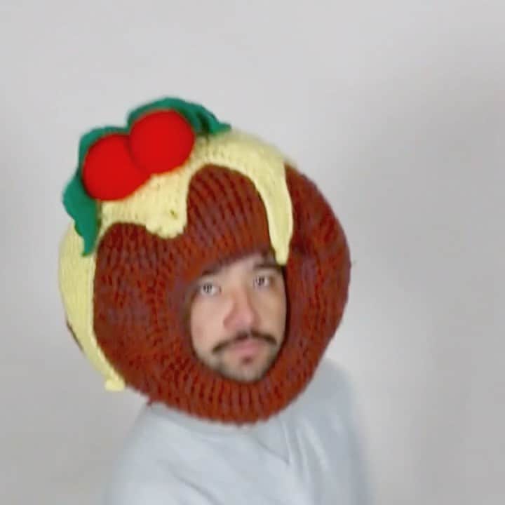 Phil Fergusonのインスタグラム：「It might be assumed but I really like food and I guess my fave part about Christmas is eating all the food year after year!  Funnily enough so many things I've made can sit on the table and I could almost make my own Christmas feast out of crochet.  So while I might look forward to making even more elements in the future, it's nice to look back at what I've made and collect them together!  Anyway, hope everyone is well! #thanksforthememories #ad」