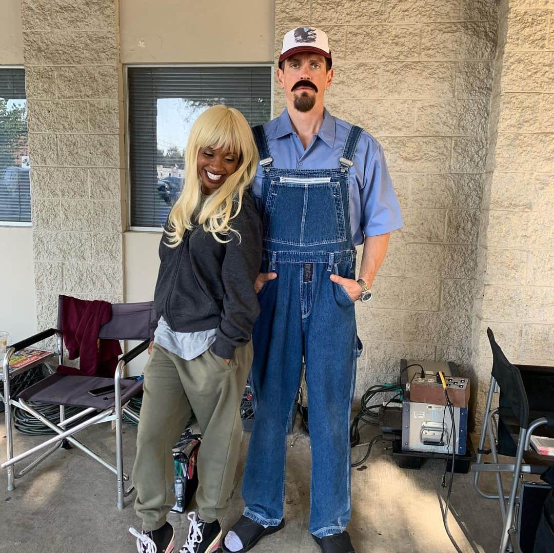 シャノーラ・ハンプトンのインスタグラム：「Oh the crazy things we get to do on this show!!! BTS of tonight’s episode!! @shameless only on @showtime」