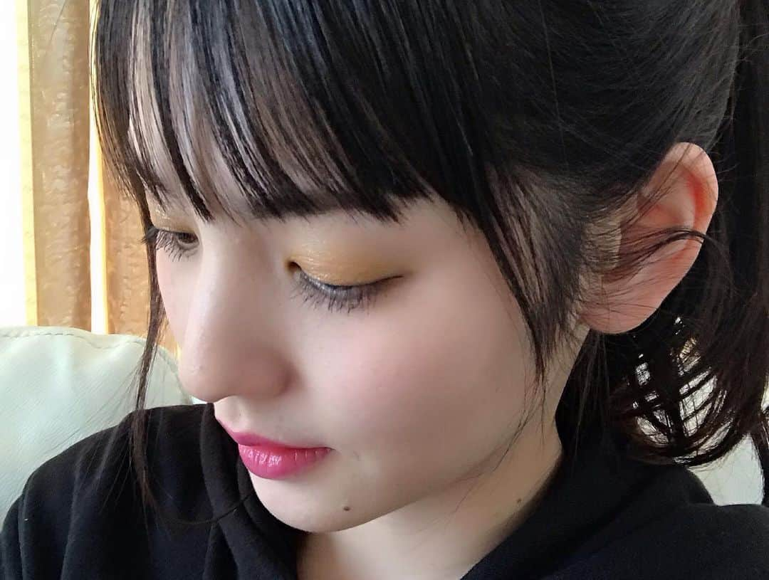 道重さゆみさんのインスタグラム写真 - (道重さゆみInstagram)「ピカチュウメイク!?してみました♡ #shuuemura #ピカシュウアイパレットサンダーショック  ラストの写真の ①をまぶた全体にうすーーく ②のピカチュウ色を二重幅に ③を目じりの上と下のキワに ④のモンスターボール色をラストにまぶたの真ん中にちょんって置いて広げる感じーー！！！ ⑤目頭の下にちょっとだけ 今回使わなかった色も可愛い色ばかりでお気に入りアイシャドウです💓」12月23日 9時22分 - sayumimichishige0713