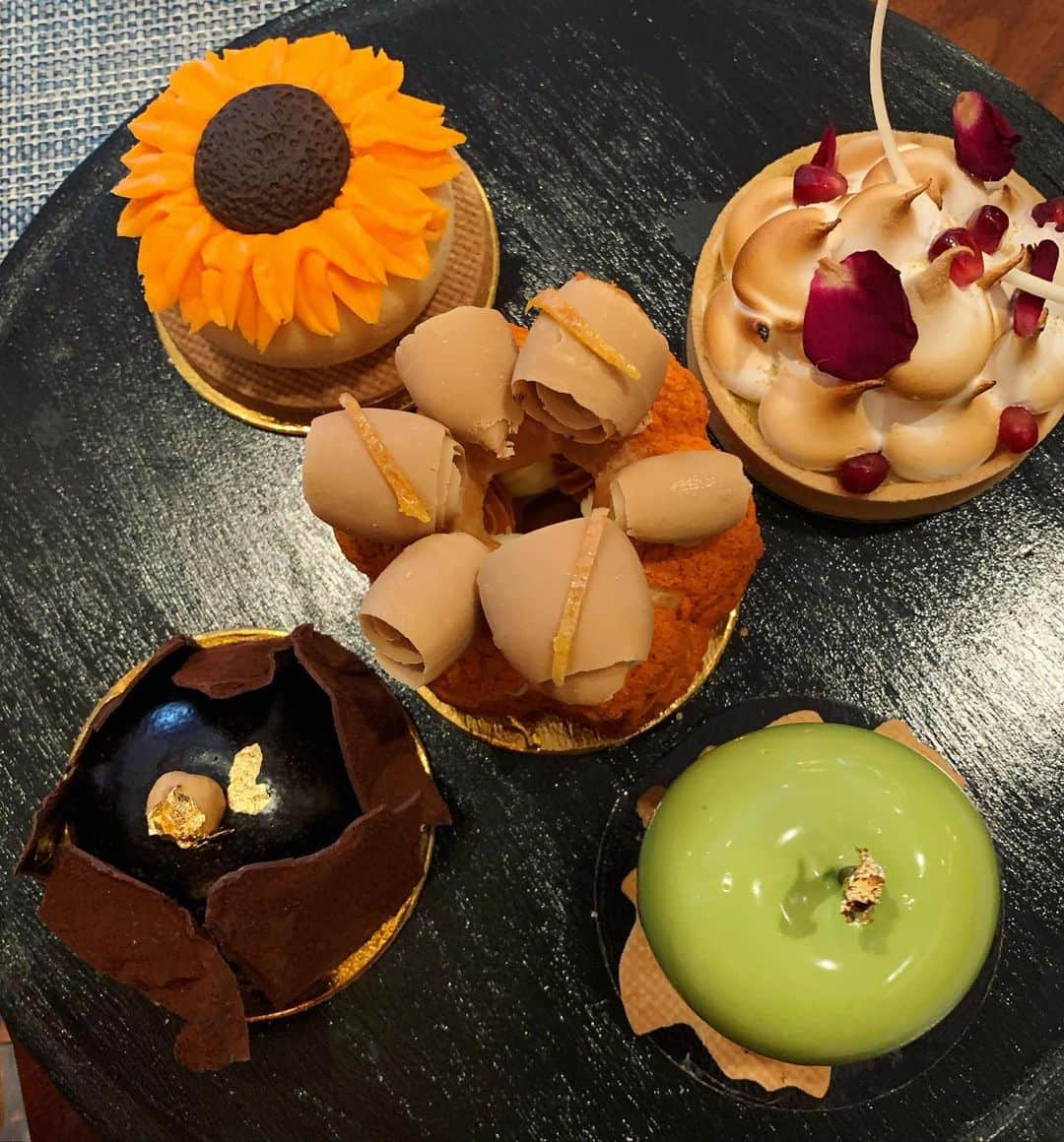 ジェニファー・ティリーさんのインスタグラム写真 - (ジェニファー・ティリーInstagram)「The beautiful desserts at #TheBlvd」12月23日 10時21分 - jennifertilly