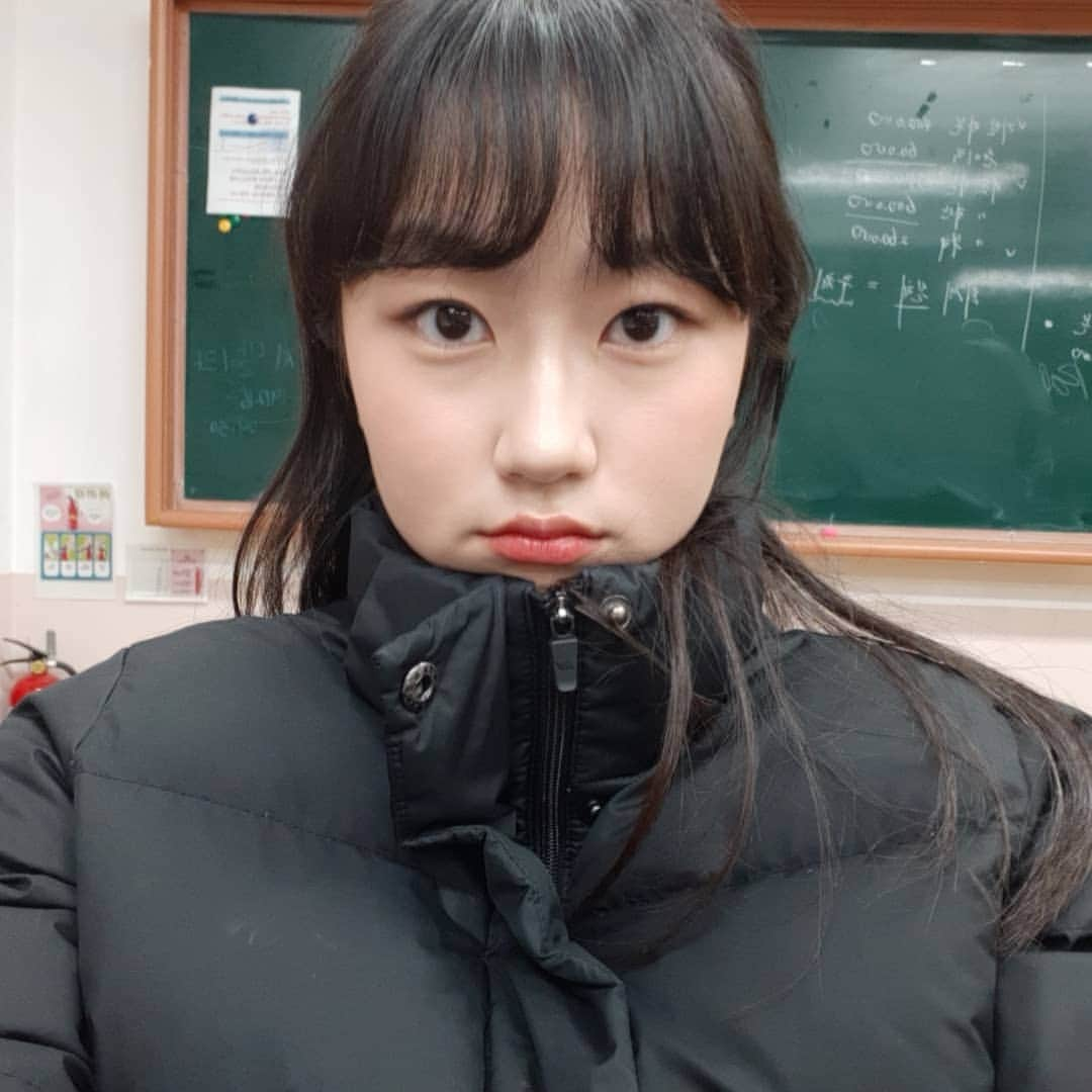 キム・ファニのインスタグラム：「여러분 감기 조심하세요😚 #겨울에는#군고구마#🍠🍠」