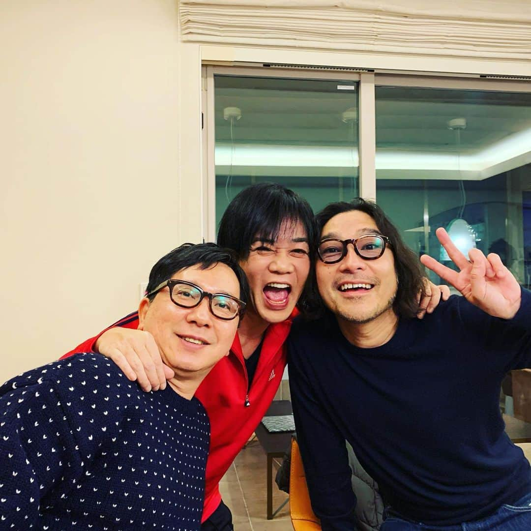 名倉潤さんのインスタグラム写真 - (名倉潤Instagram)「昨夜は我が家でクリスマス会🍾ほんまに楽しかった😍 芸能界の人ばかりではなく、いつも家族のようにつきあってもらってる友人家族のみんなにも来てもらって嬉しかった😃みんないつもありがとう😊本当にいろんな人に支えられてると感じました😃 #みんないつもありがとう」12月23日 11時24分 - nagrat1968