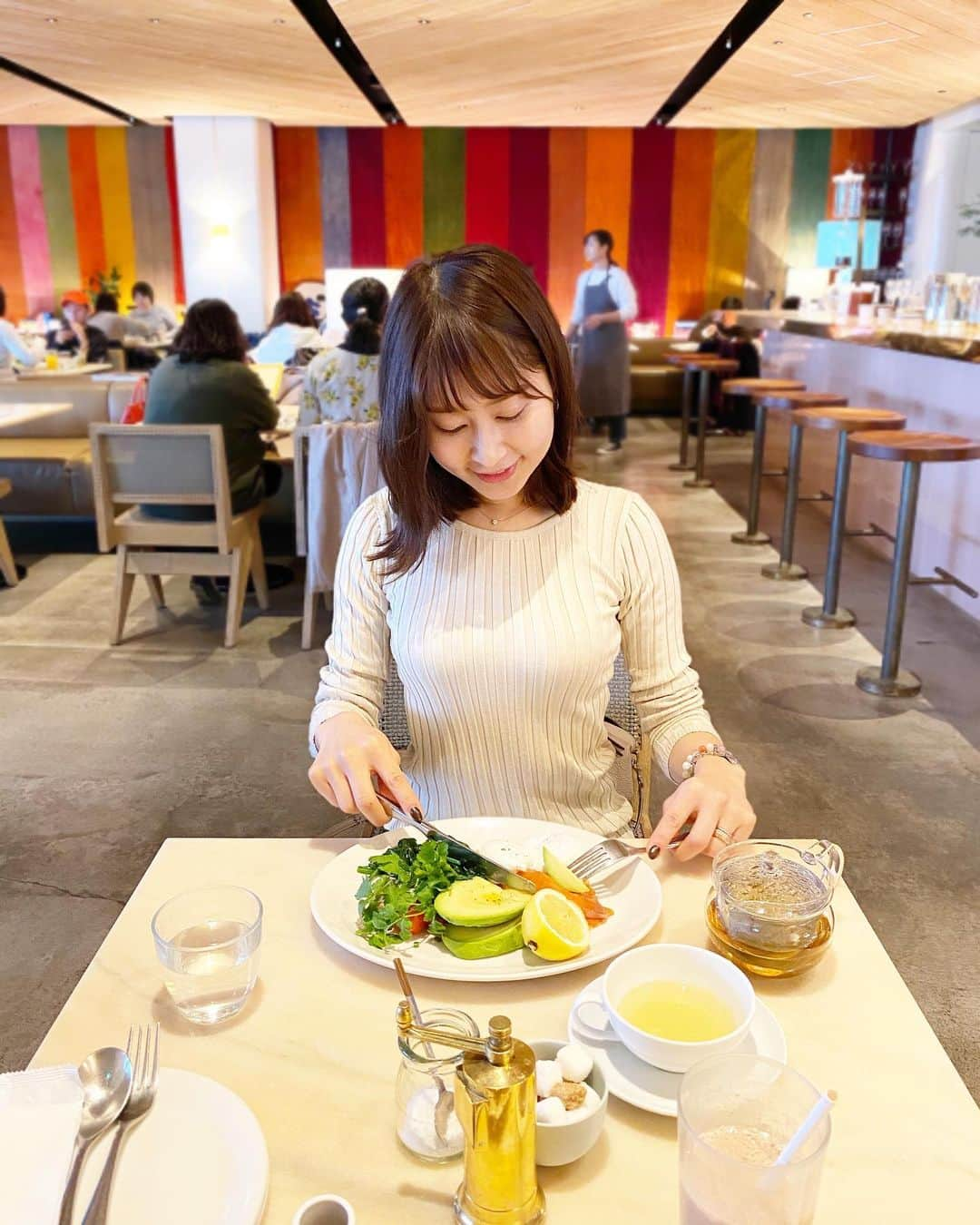 権田裕美さんのインスタグラム写真 - (権田裕美Instagram)「. パンケーキモーニング🥞💓 . 世界一の朝食も日本で✨ 美味しくて嬉しくて思わずはしゃいじゃった💕 . 息子が久々にじーじとラブラブタイムに のんびりと❤︎ . #bills#bills二子玉川#ビルズモーニング」12月23日 12時08分 - yumigonda