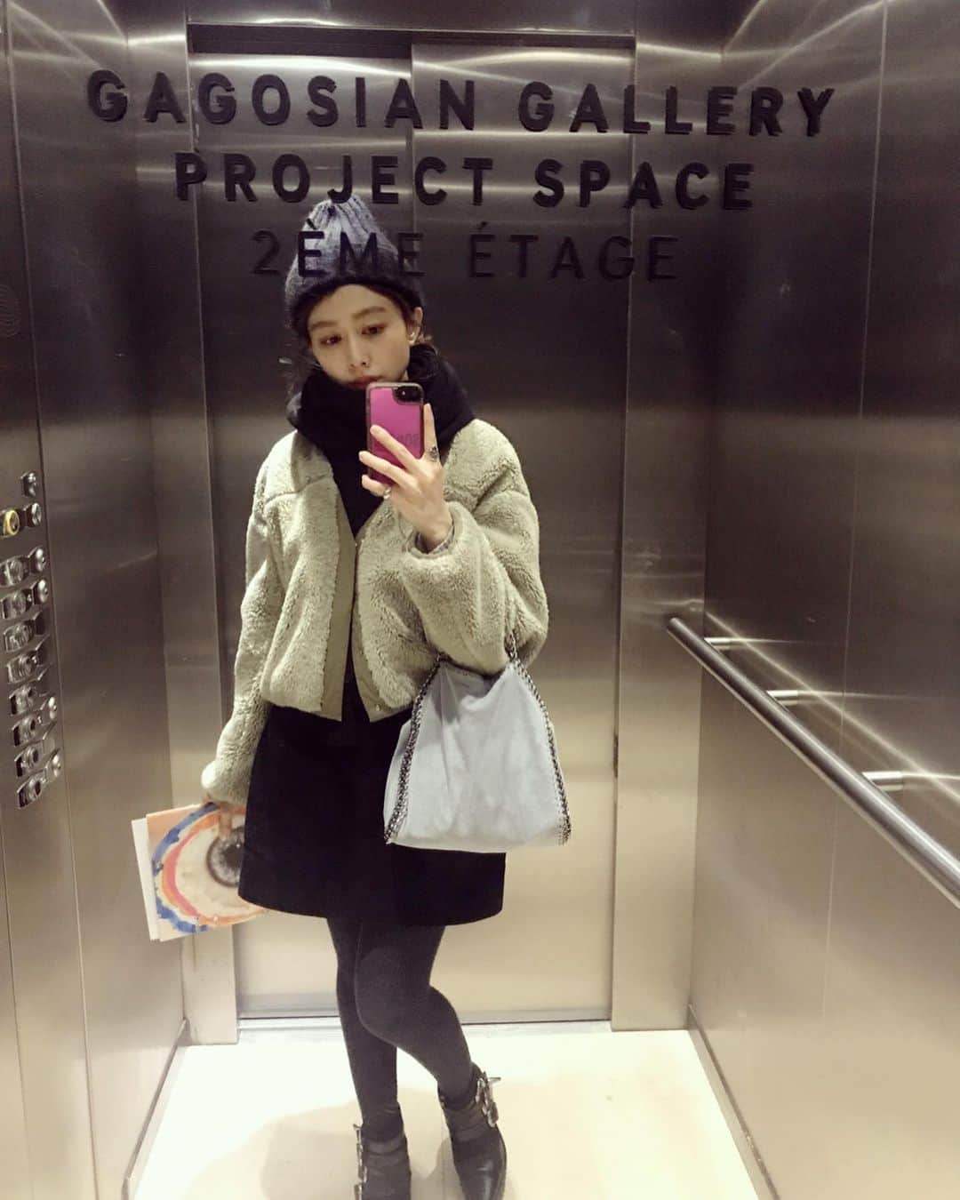 木野園子のインスタグラム：「GAGOSIAN GALLERY @gagosian  時差ボケなのか毎日３時間くらいしか寝てない💤💤💤眠い笑」