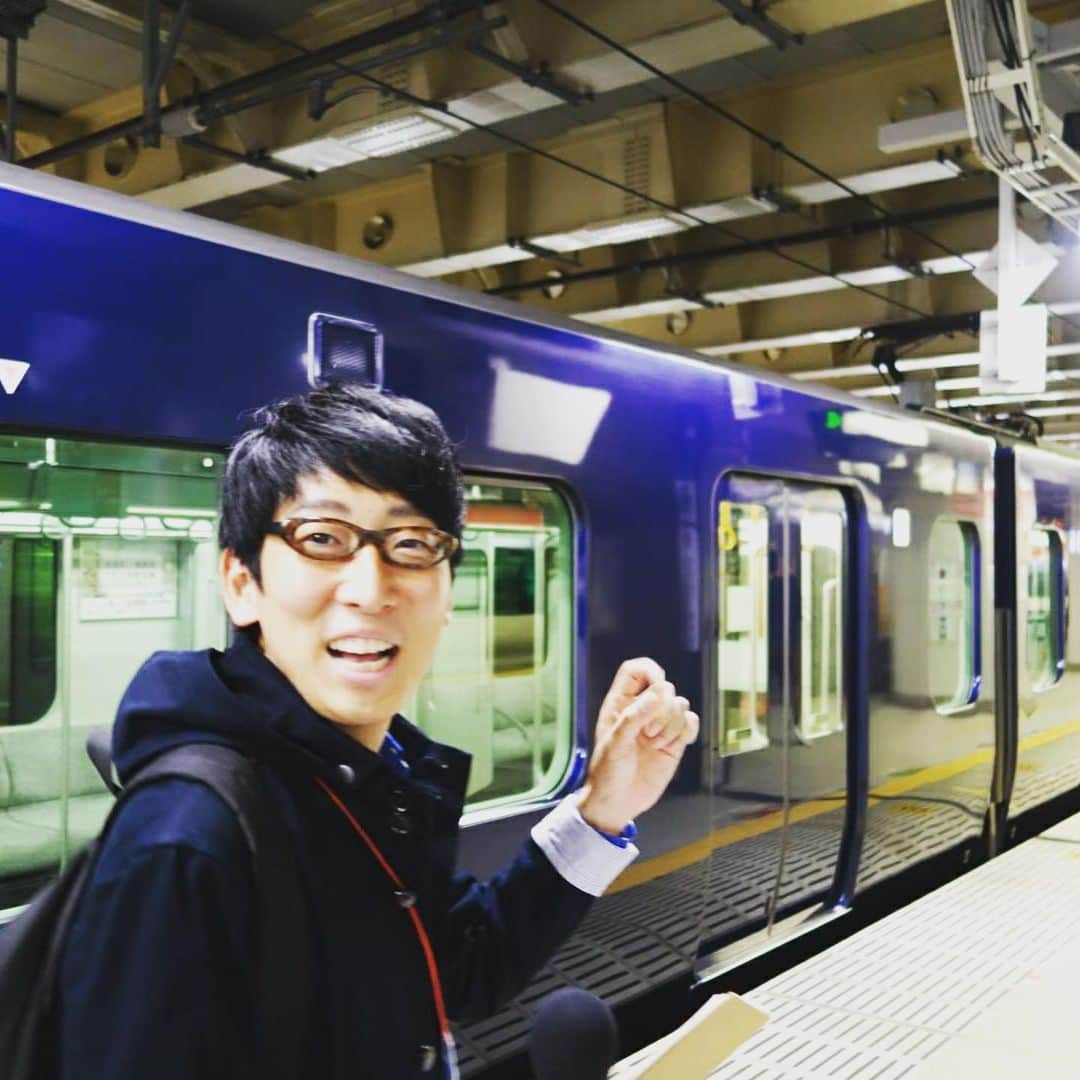 吉川正洋さんのインスタグラム写真 - (吉川正洋Instagram)「今日で42歳になりました。42歳も鉄道に乗りまくり、ベイスターズの応援をしまくりたいと思います。  小さい頃からやることがあまり変わっていませんが、今後もどうぞよろしくお願い致します！」12月23日 12時25分 - dhyoshikawa