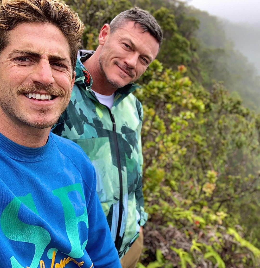 ルーク・エヴァンズさんのインスタグラム写真 - (ルーク・エヴァンズInstagram)「Aloha! #hawaii #nature #adventure #thetravellingwelshman」12月23日 12時46分 - thereallukeevans