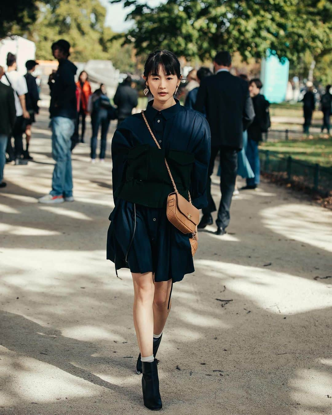 가로수길 , Seoulさんのインスタグラム写真 - (가로수길 , SeoulInstagram)「PFW Street Fashion Style 📸📸 @jaylim1  되돌아보는 파리패션위크 . .  #instafashion #파리 #東京 #서울패션위크 #sfw #오오티디 #nyc #koreafashion #패션그램 #womenswear #nyfw #데일리그램 #outfit #ootd #street #streetfashion #streetphoto #가로수길 #이태원 #사진 #스트릿패션 #모델 #wiwt #nyfw #pfw」12月23日 12時50分 - jaylim1