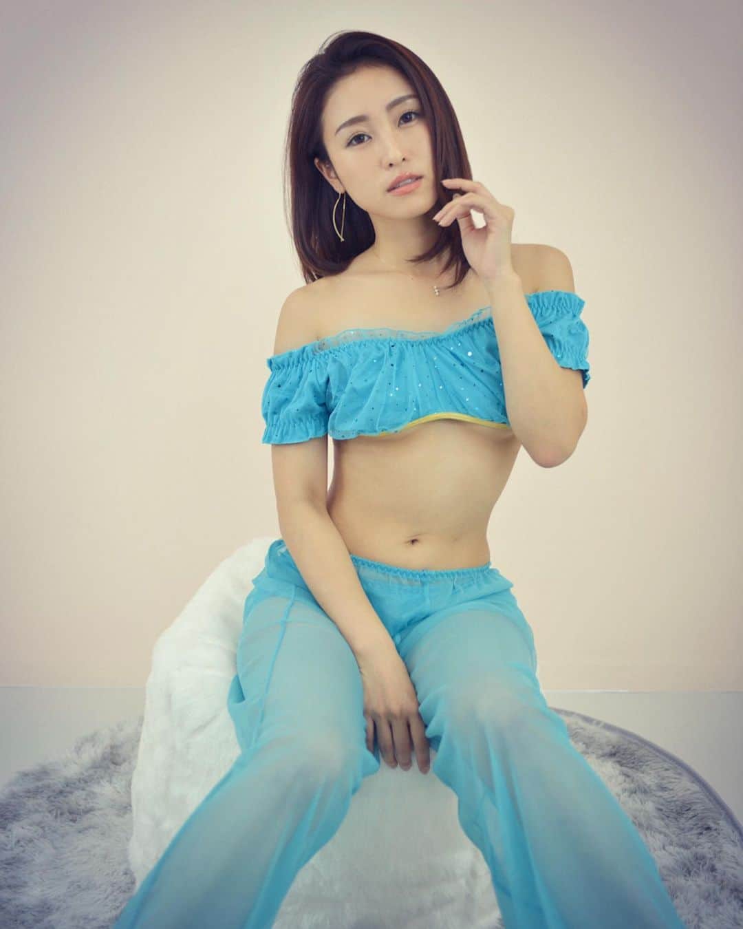 柚月めいさんのインスタグラム写真 - (柚月めいInstagram)「. . . . . . . #portrait#shooting#camera#picture#cool#sexy#model#撮影#アラジン#cosplay#body#follw#柚月めい」12月23日 13時10分 - meimei.yuzu