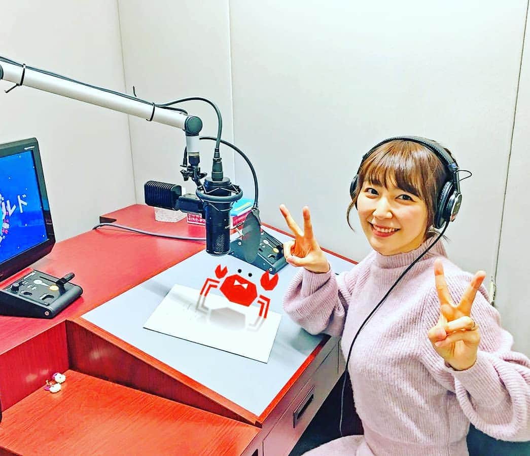 橋本真衣のインスタグラム：「. 日曜朝に放送中の #カニワールド♋  なんと、 スターフライヤーさんの 国際線✈️ (北九州～台北・名古屋～台北)で、機内上映していただけることになりました🙄❤ . . #そうだ#台北、行こう#スターフライヤーに乗って #嬉しすぎるなあ#短いけど深いカニワールド#じわじわ面白くて好き#ナレーション担当してます#ぜひご覧くださいね @starflyerjapan」